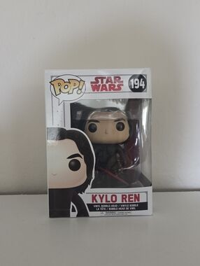 Funko Pop! Star Wars Kylo Ren #194 - Black & Red
